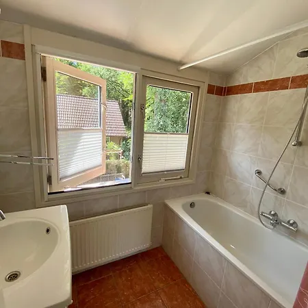 Holiday home Aan De Bosrand - Veluwe