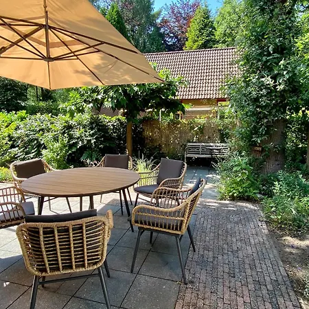 Holiday home Aan De Bosrand - Veluwe